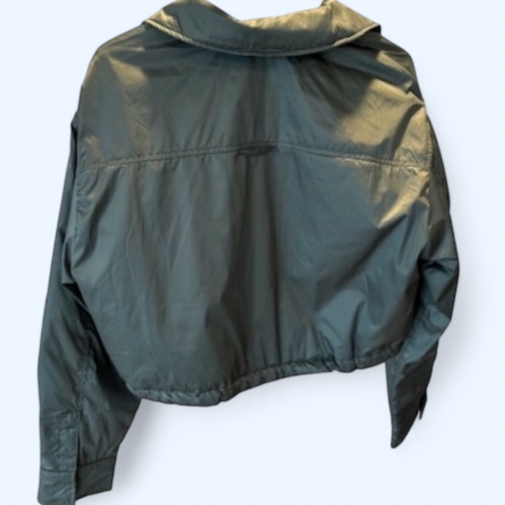 army green cropped puffer jacket - Picture 2 of 3
